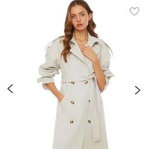 TRENCH COAT NEW/NEVER WORN